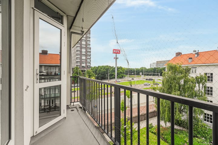 Photo 21 of Erik de Roodestraat 3-3