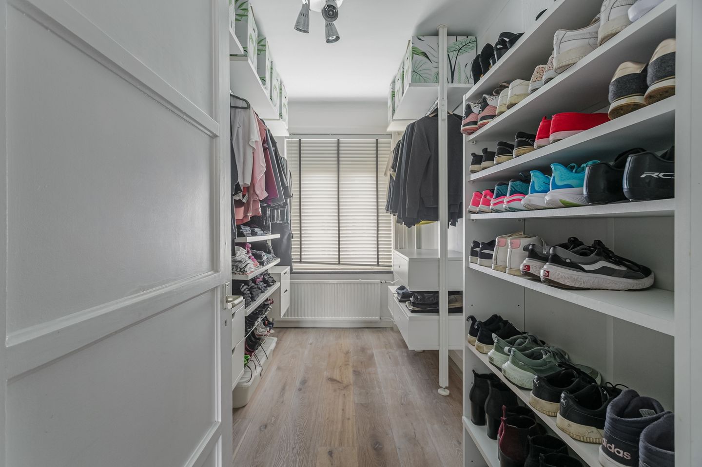 Foto 25 van Erik de Roodestraat 3-3