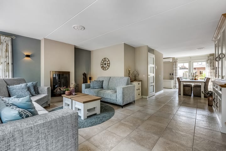 Photo 2 of Wielewaallaan 6