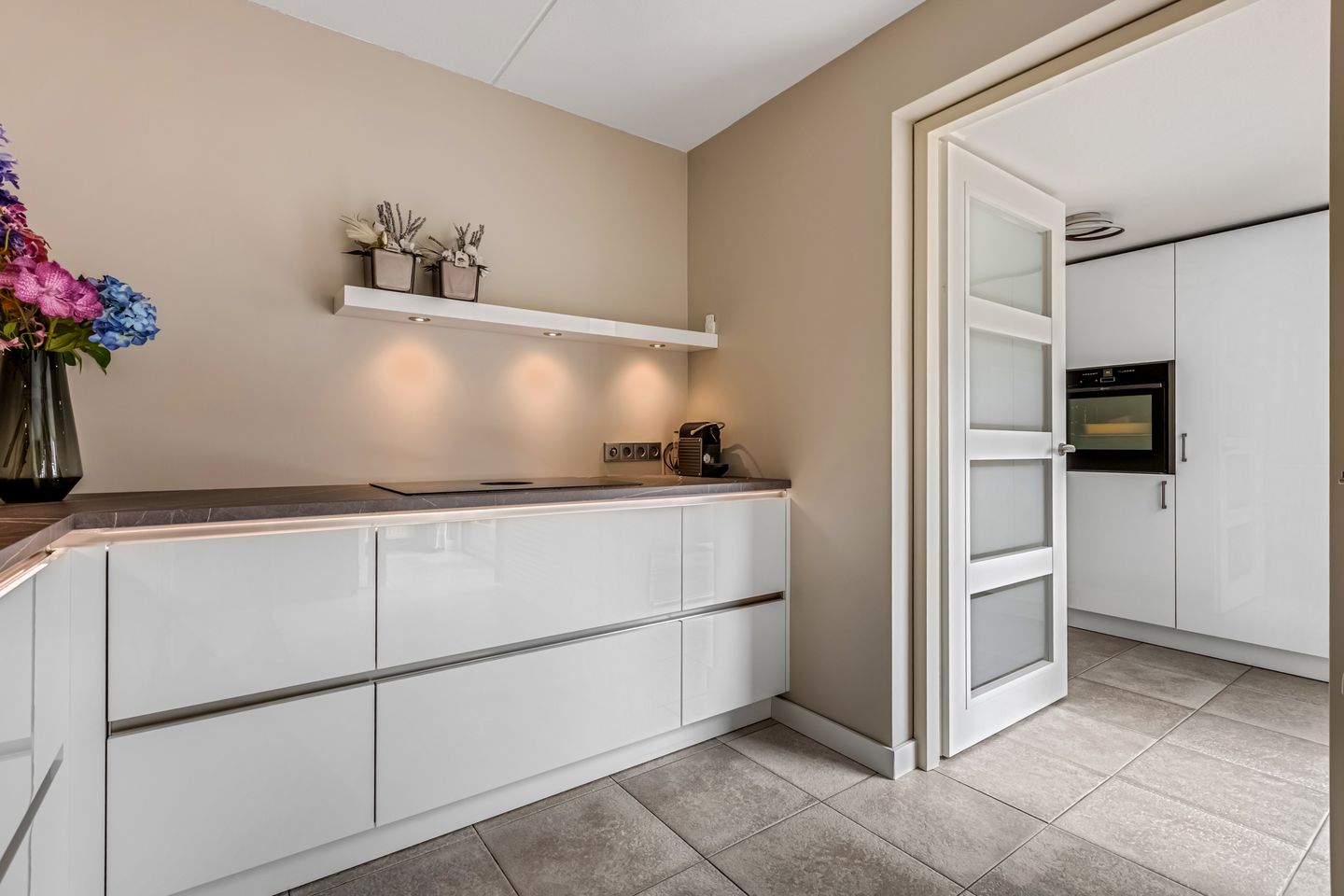 Foto 14 van Wielewaallaan 6