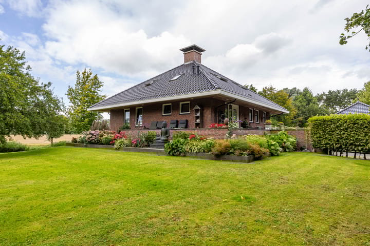 Photo 8 of Uithuizerweg 19