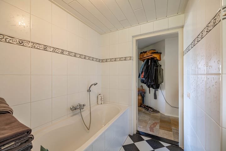 Photo 24 of Uithuizerweg 19