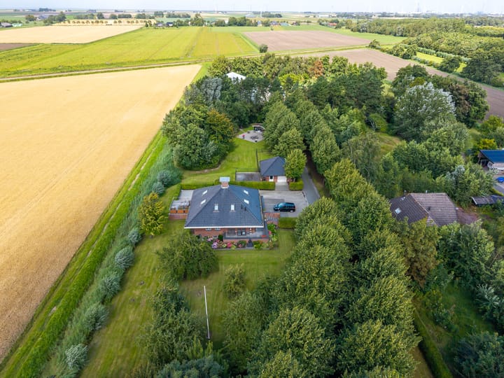 Photo 28 of Uithuizerweg 19