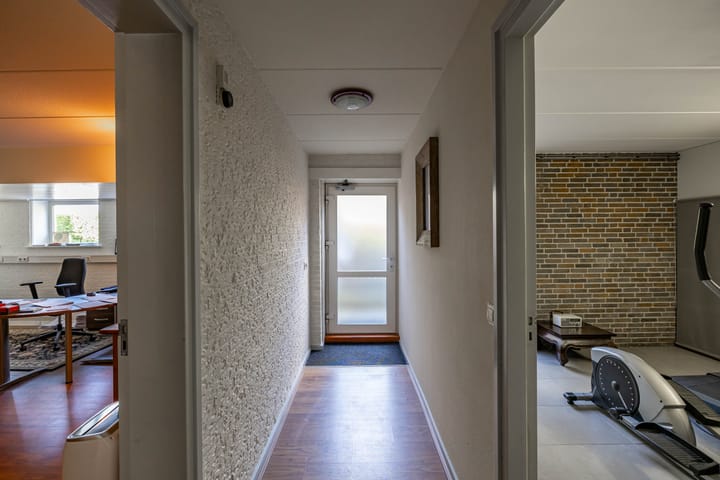 Photo 31 of Uithuizerweg 19