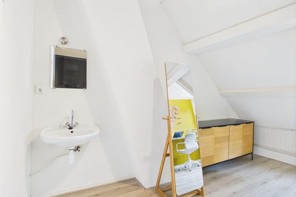 Photo 18 of Nieuwe Oostersestraat 34-B