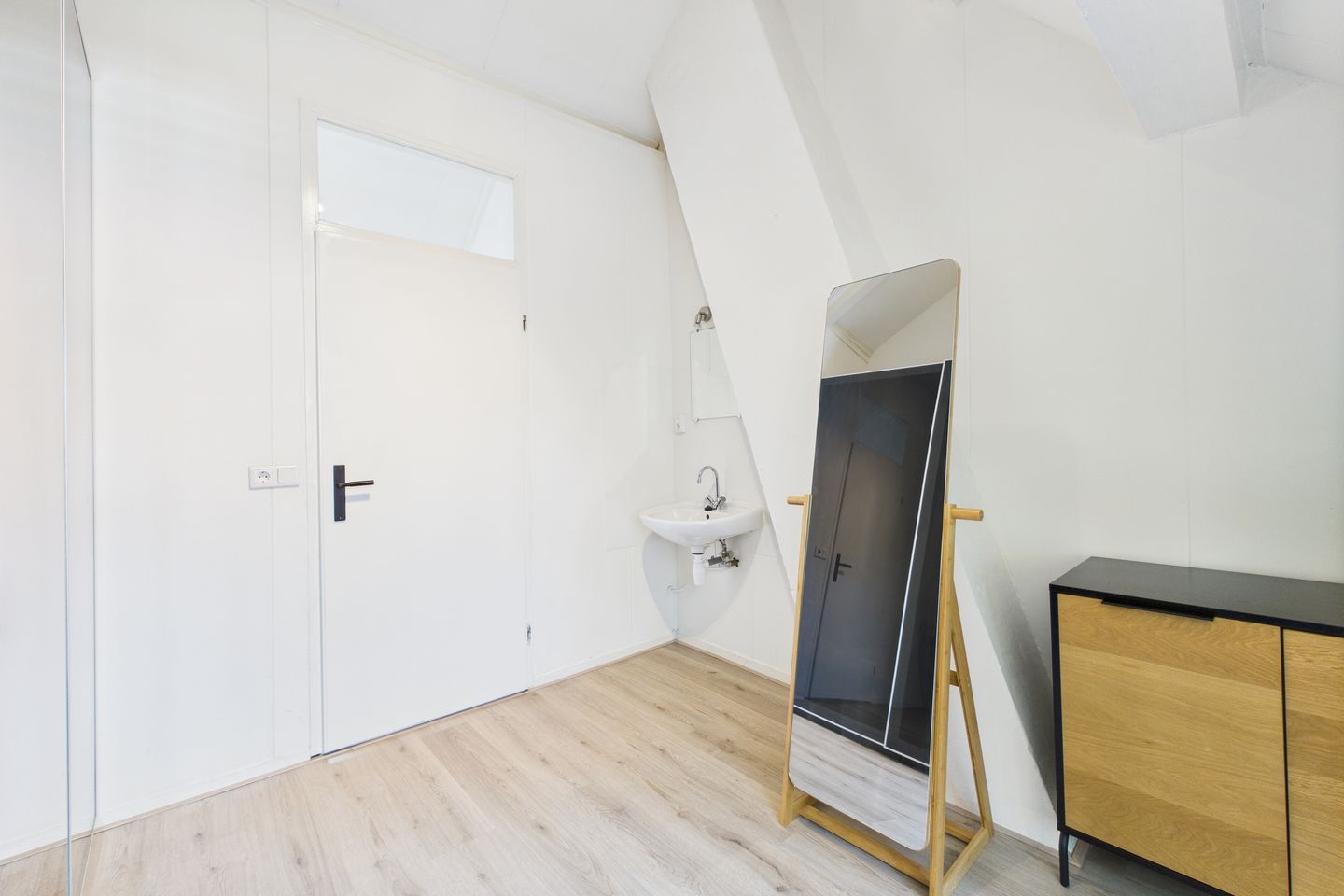 Photo 20 of Nieuwe Oostersestraat 34-B