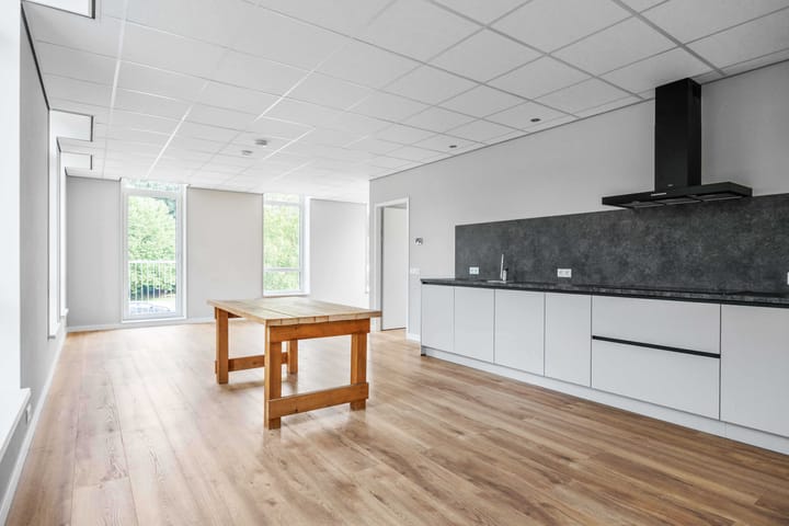 Photo 2 of Lageweg 14-D