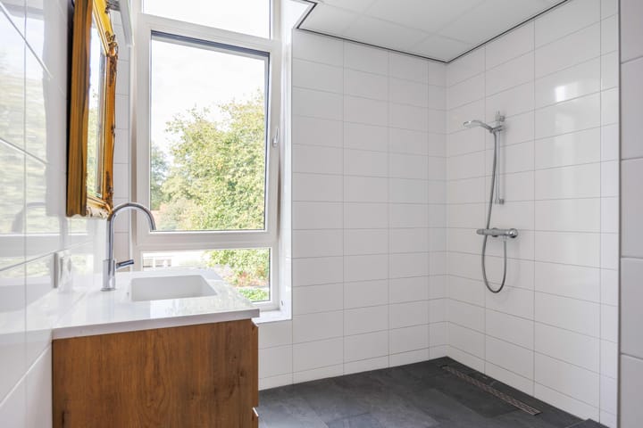 Photo 3 of Lageweg 14-D