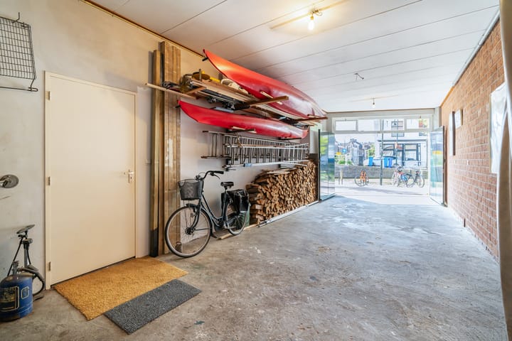 Photo 24 of Oosteinde 178