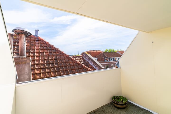 Photo 51 of Oosteinde 178