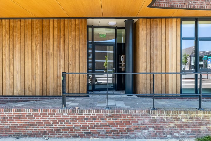 Photo 10 of Spuistraat 69