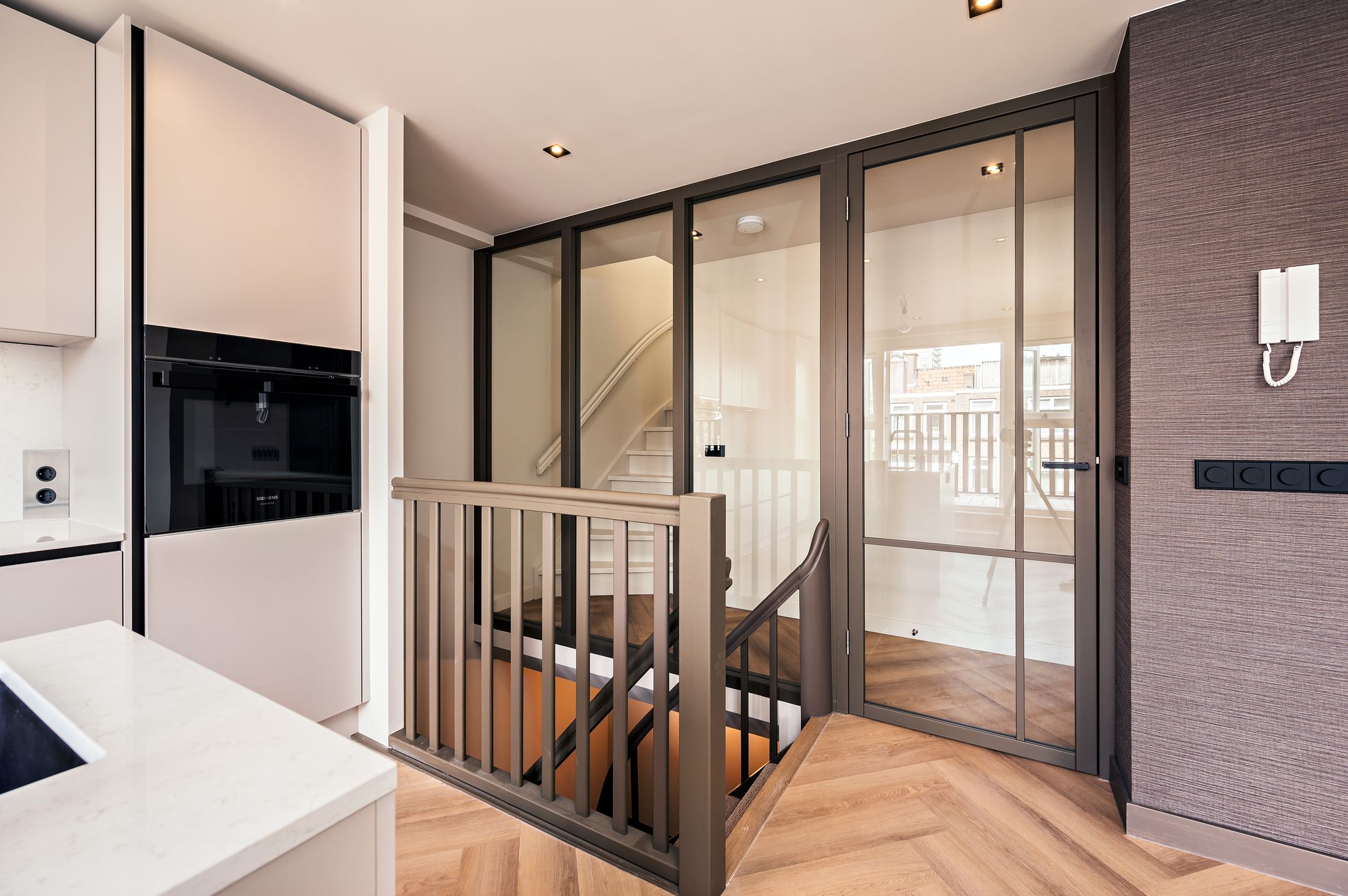 Photo 18 of Deurloostraat 32-4