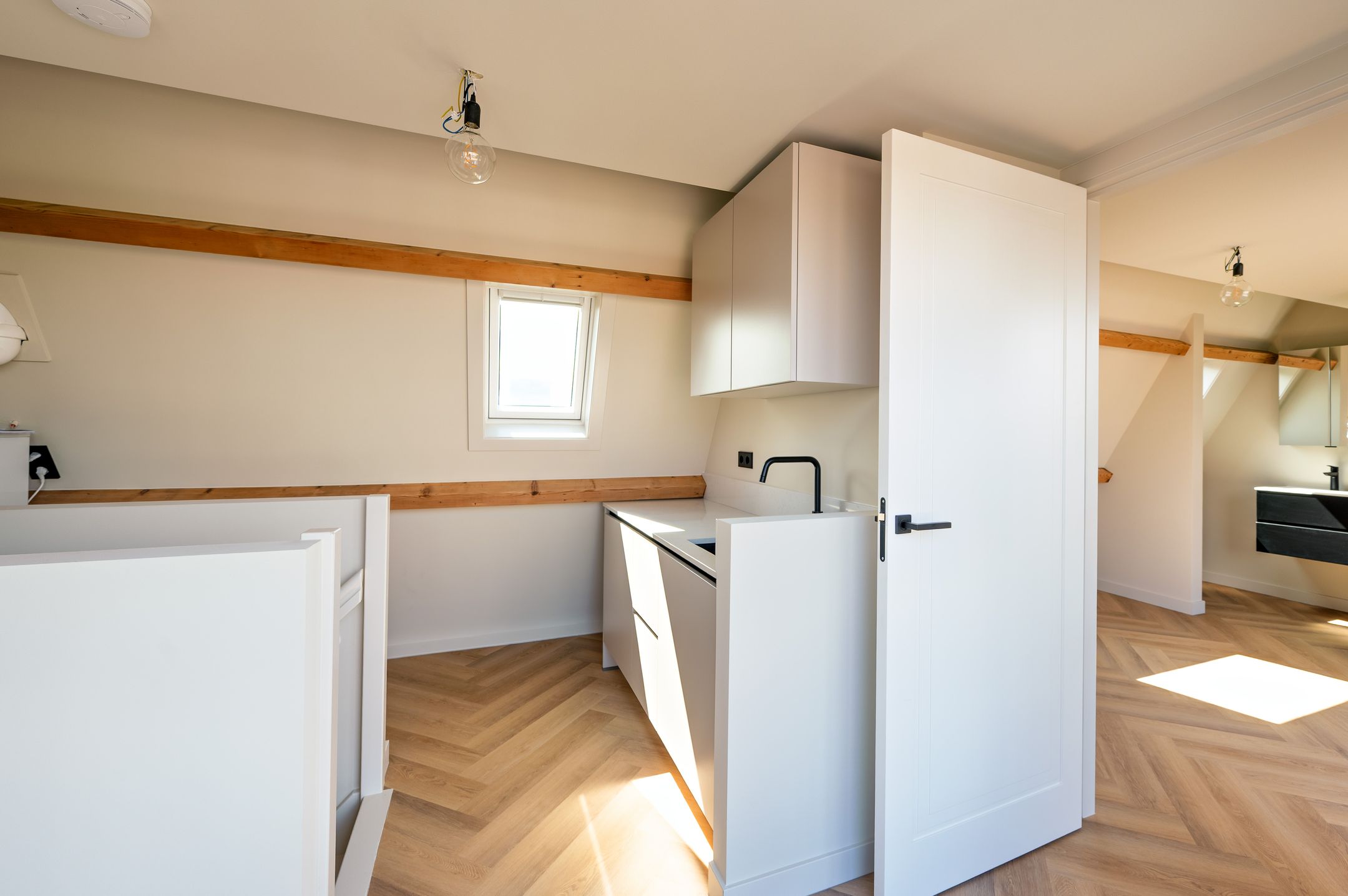 Photo 45 of Deurloostraat 32-4