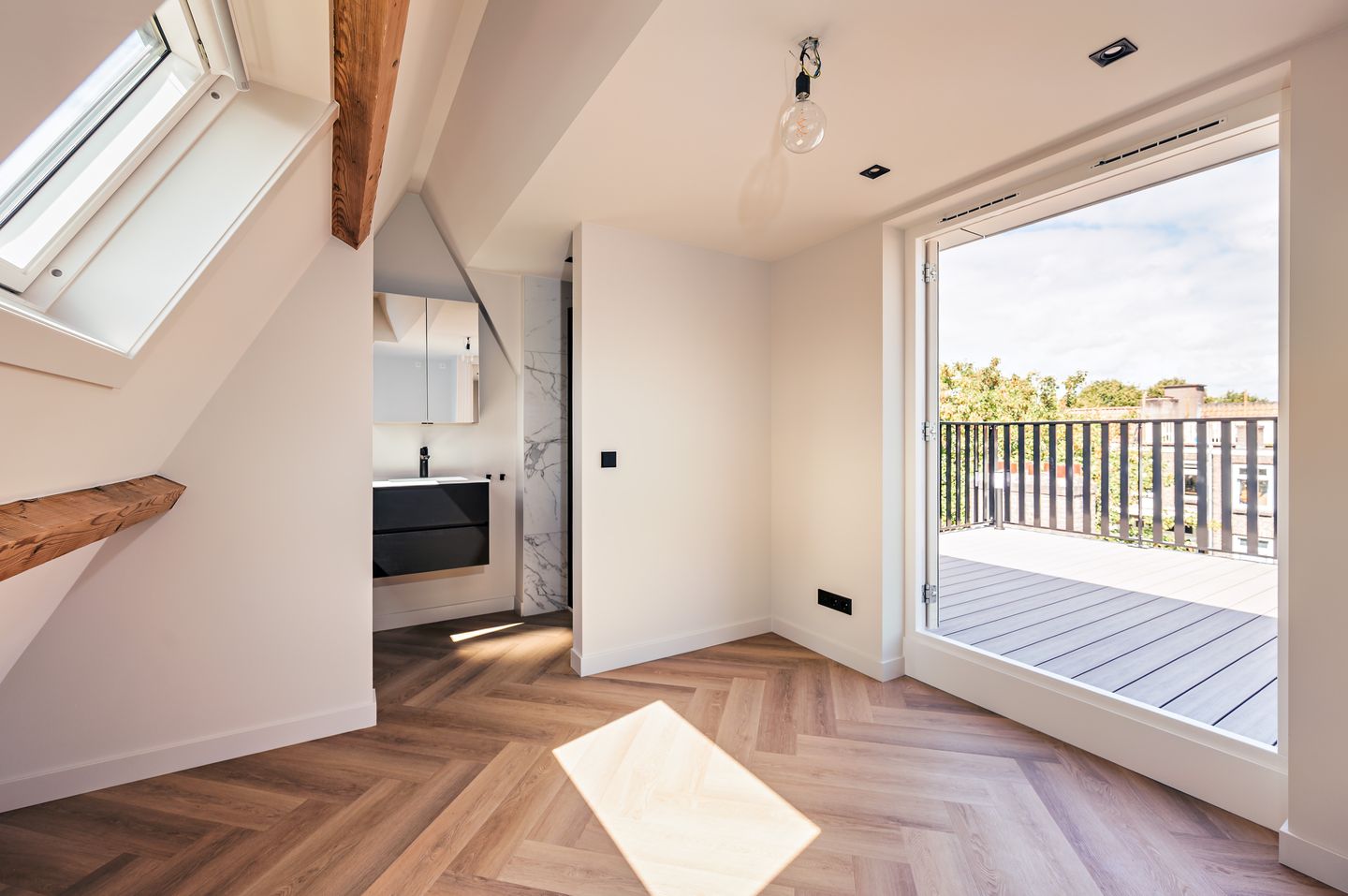 Photo 55 of Deurloostraat 32-4