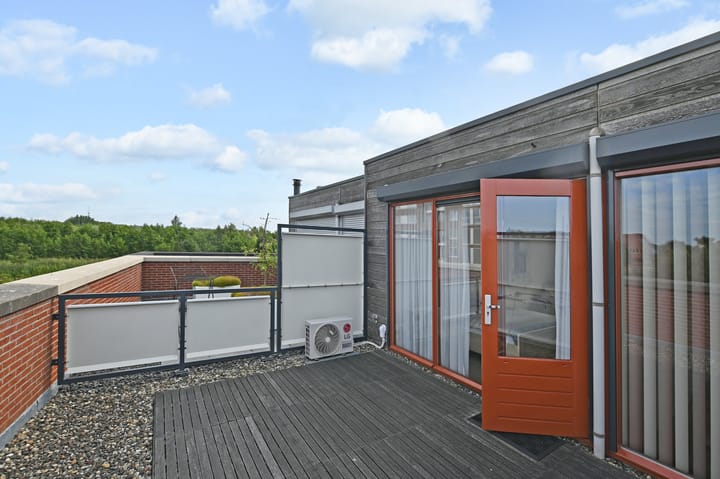 Foto 45 van Nieuwenhoornstraat 14