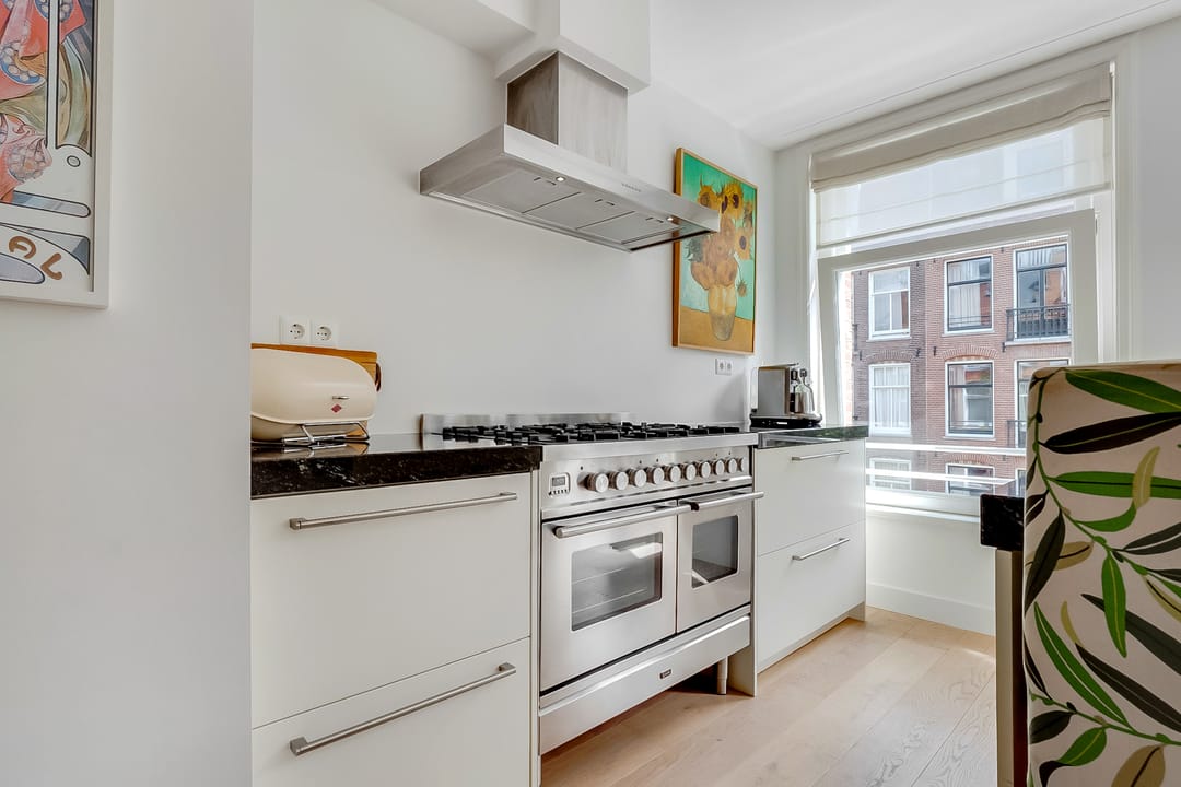 Photo 11 of Brederodestraat 32-2