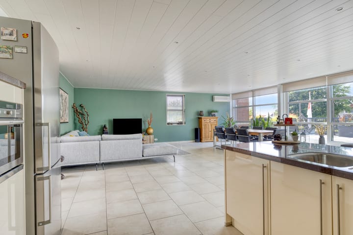 Photo 23 of Reint Dijkemastraat 6-A