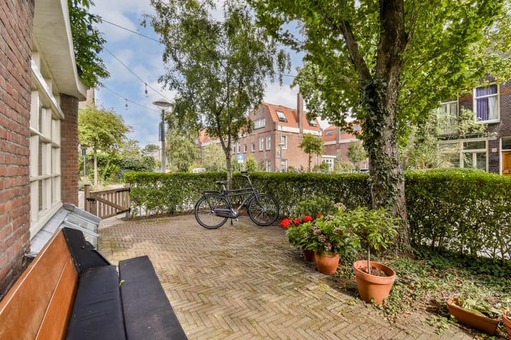 Photo 2 of Von Guerickestraat 72