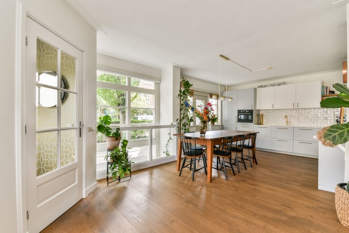 Photo 5 of Von Guerickestraat 72