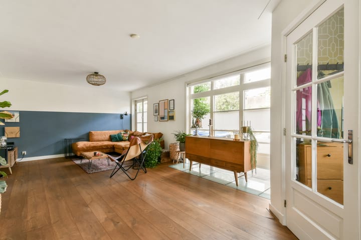 Photo 10 of Von Guerickestraat 72