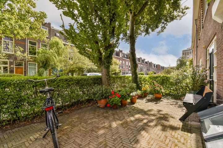 Photo 12 of Von Guerickestraat 72