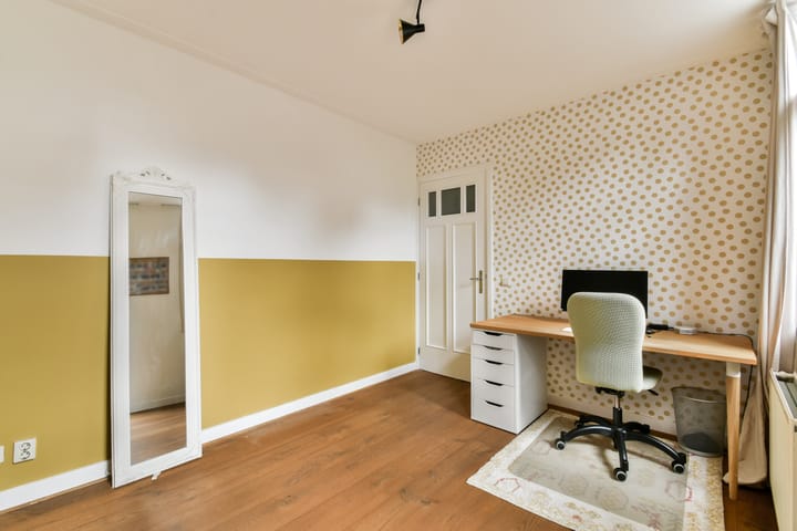 Photo 15 of Von Guerickestraat 72