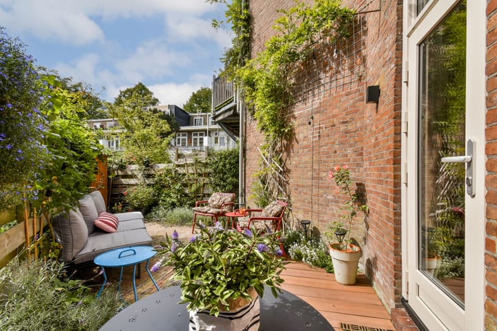 Photo 16 of Von Guerickestraat 72