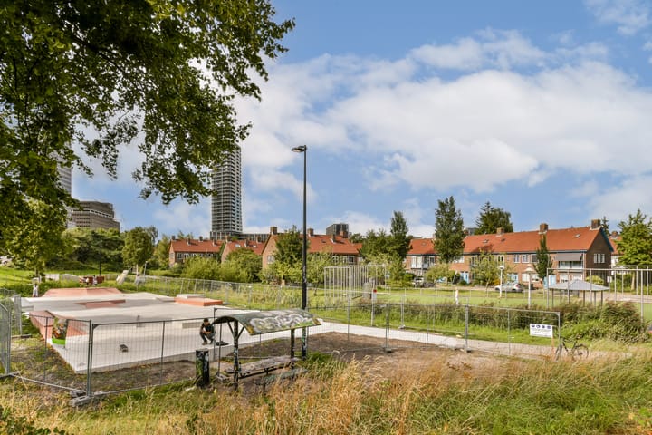 Photo 25 of Von Guerickestraat 72