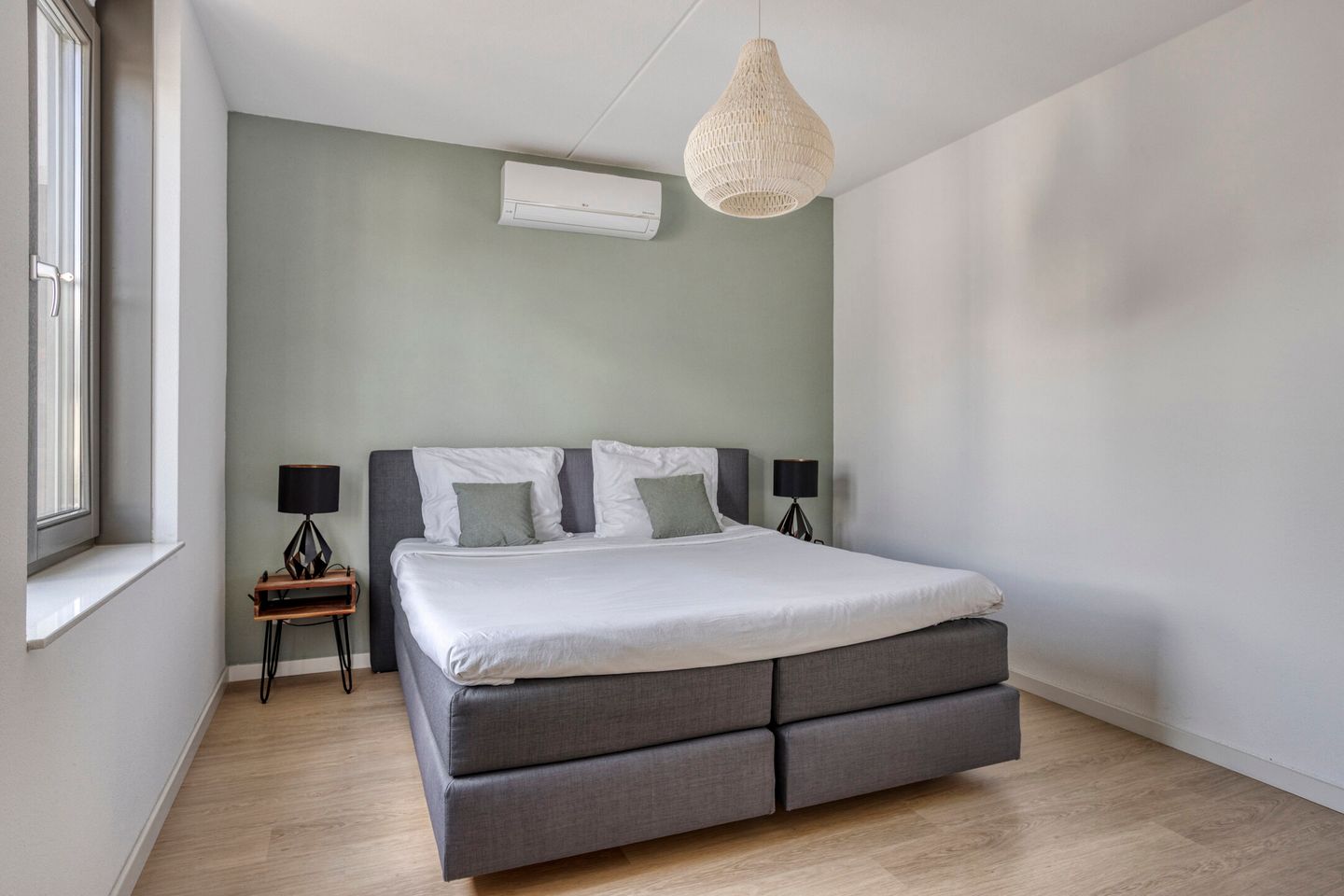 Photo 20 of Heinsbergenstraat 23