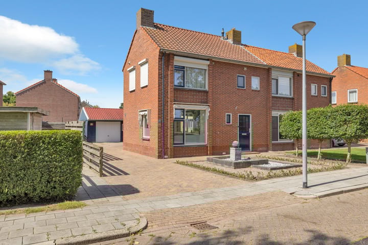 Foto 4 van Burg. Garreltsweg 44