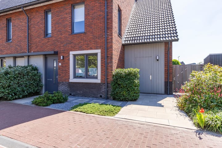 Foto 6 van Smaragd 27