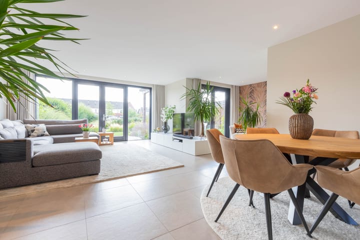 Foto 10 van Smaragd 27