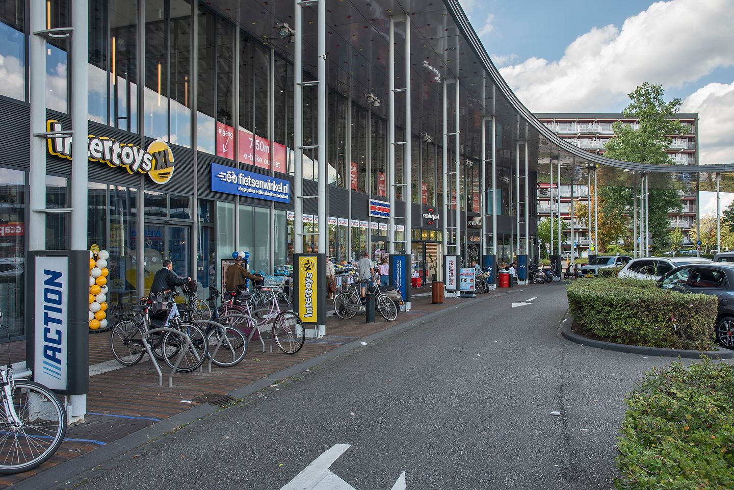 Bekijk foto 2 van Noord Esmarkerrondweg 431-5