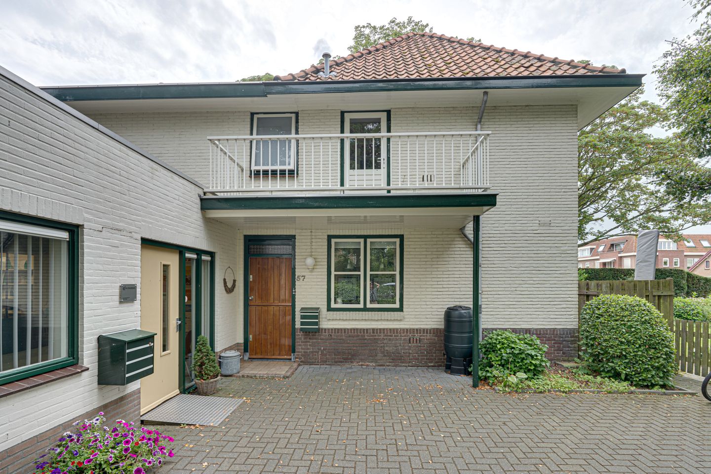 View photo 2 of Biezelingsestraat 57
