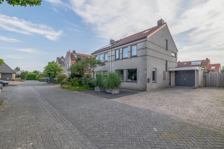 Photo 40 of Strandloper 45