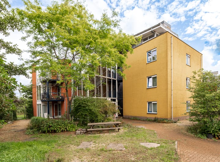 Photo 7 of Carry van Bruggenhof 18