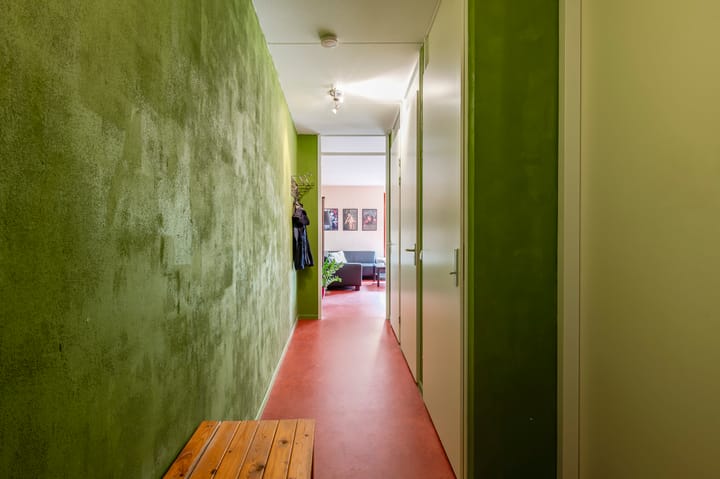 Photo 8 of Carry van Bruggenhof 18