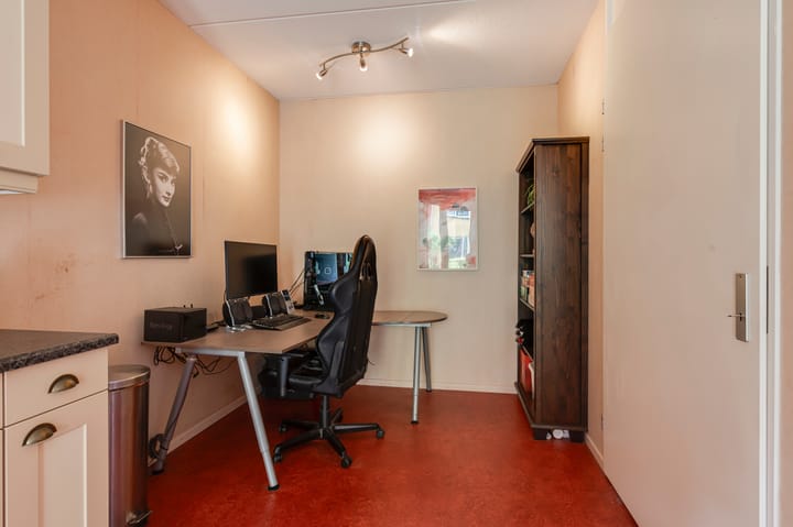 Photo 18 of Carry van Bruggenhof 18