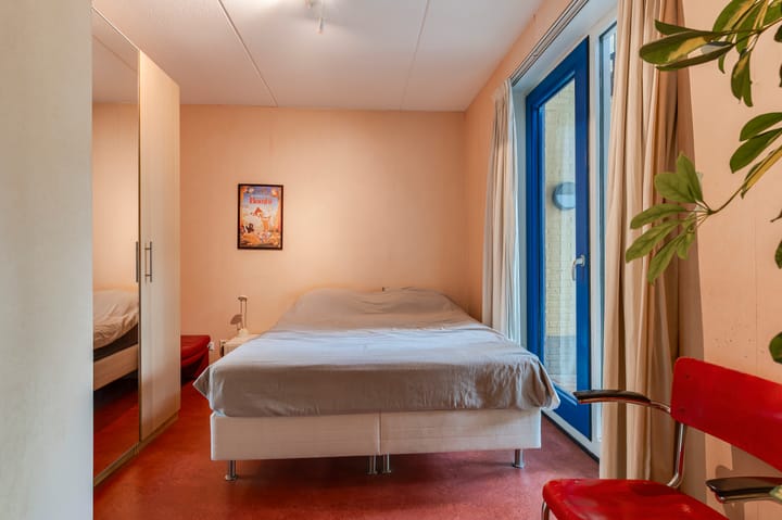 Photo 20 of Carry van Bruggenhof 18