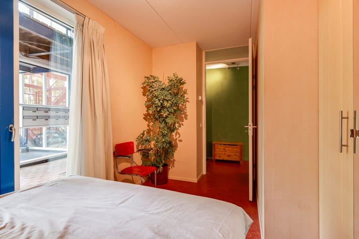 Photo 22 of Carry van Bruggenhof 18