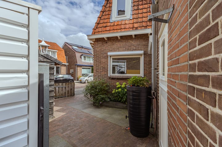 Foto 35 van Admiraal de Ruyterstraat 85