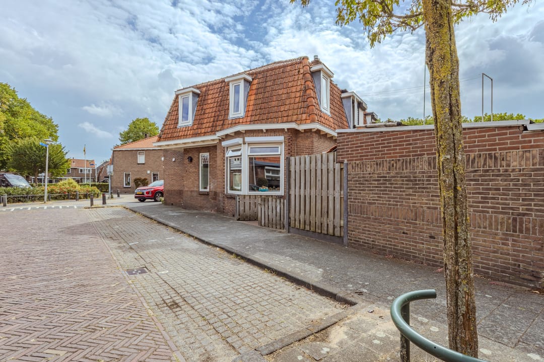 Foto 38 van Admiraal de Ruyterstraat 85