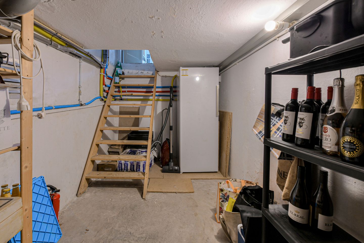 Photo 19 of Bredaseweg 6