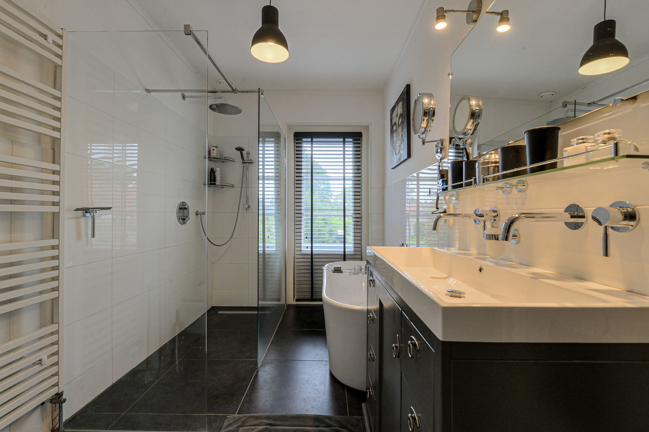 Photo 27 of Bredaseweg 6