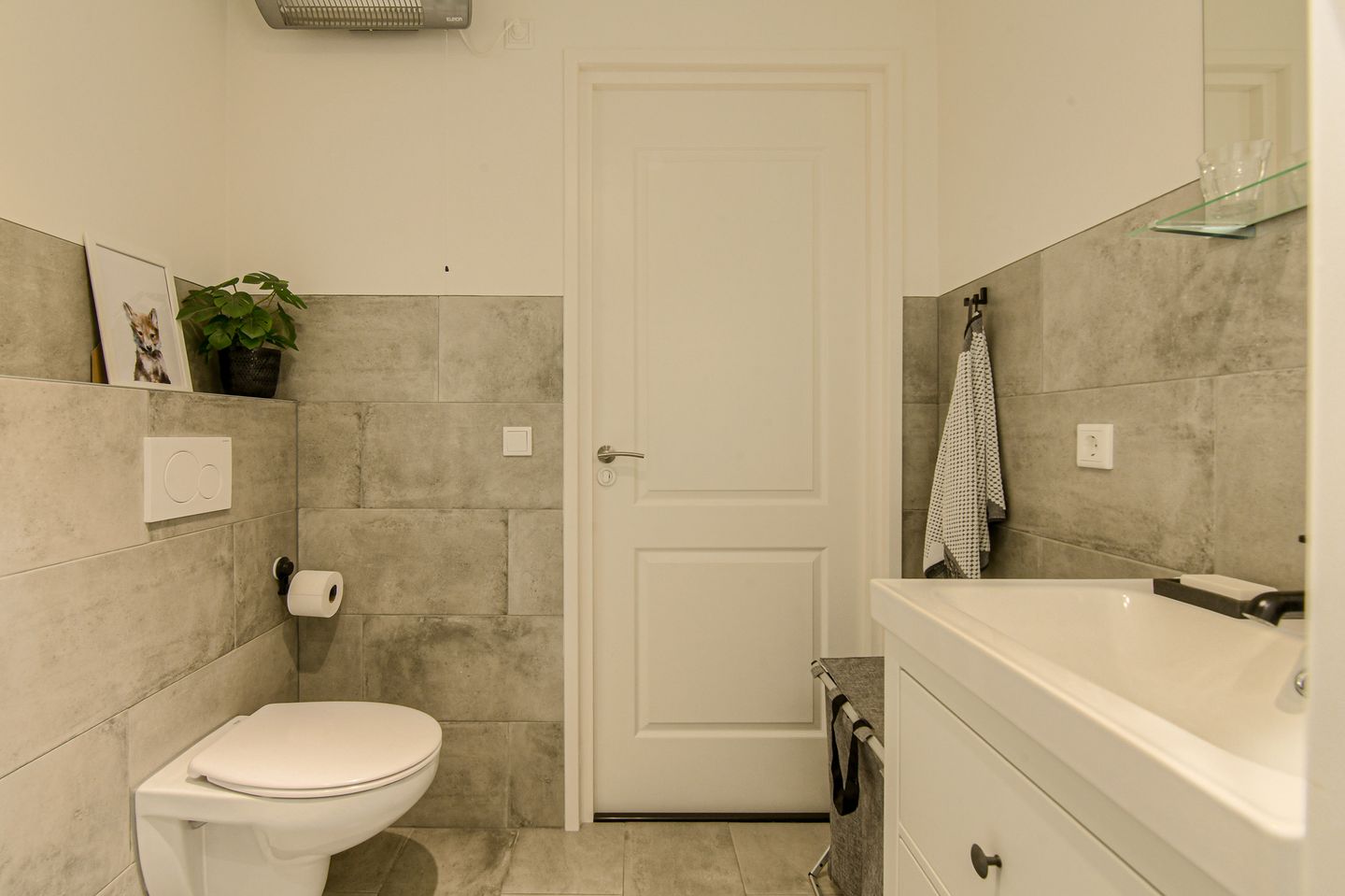 Photo 40 of Bredaseweg 6