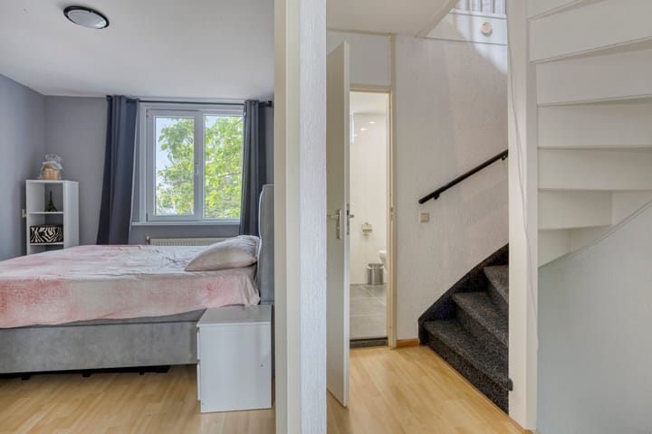 Photo 14 of Roompolderstraat 7