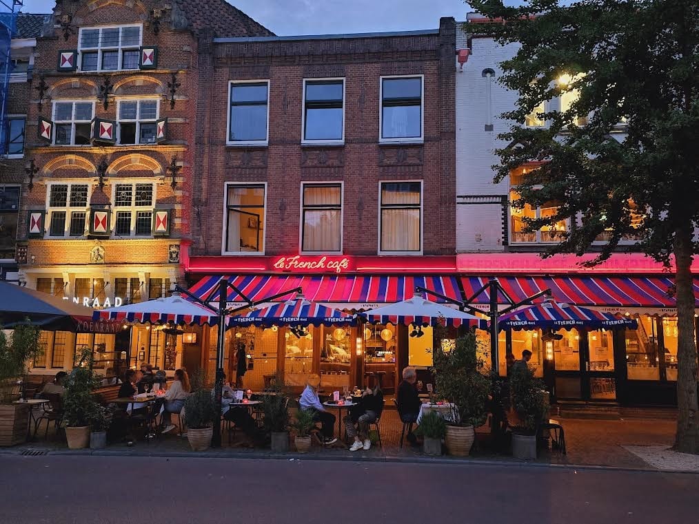 Photo 33 of Voorstraat 11-J