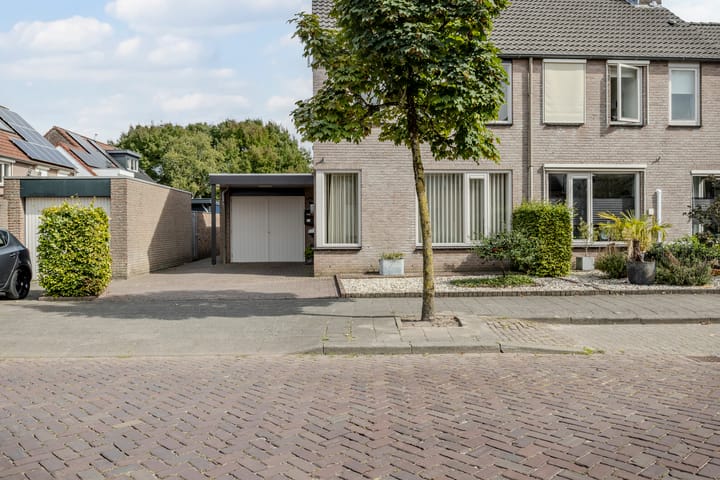 Foto 41 van van Heinsbergstraat 18