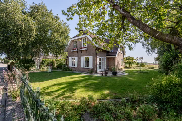 Photo 2 of Buitenlanden 2