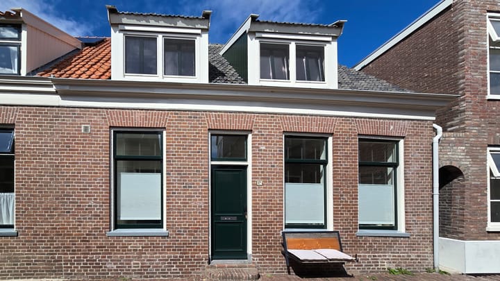 Foto 1 van de Ruyterstraat 12